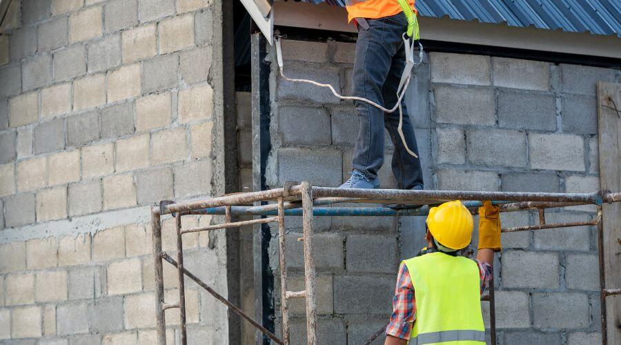 Professional gutter cleaning in Squaw Valley, CA